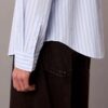 Camisa de popeline lavado com riscas tingidas no fio Camisa de popeline lavado com riscas tingidas no fio