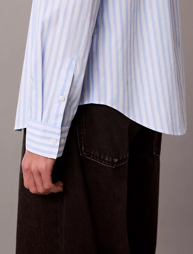 Camisa de popeline lavado com riscas tingidas no fio Camisa de popeline lavado com riscas tingidas no fio