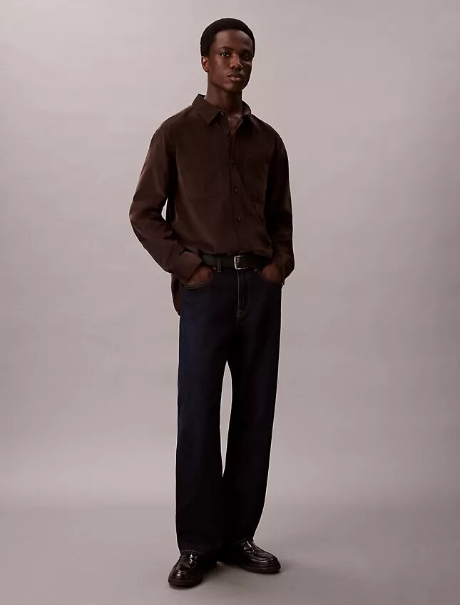Camisa de veludo cotelê com botões e corte descontraído Camisa de veludo cotelê com botões e corte descontraído