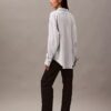 Camisa de viscose com botões e corte descontraído Camisa de viscose com botões e corte descontraído