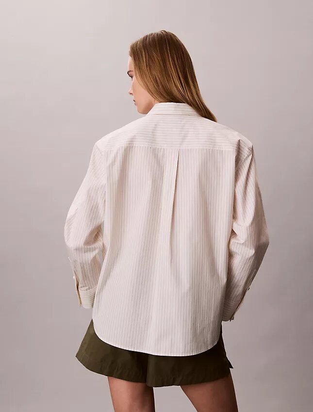 Camisa descontraída com botões em riscas de popeline de algodão Camisa descontraída com botões em riscas de popeline de algodão