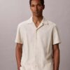 Camisa Descontraída de Algodão e Linho com Gola Camp Camisa Descontraída de Algodão e Linho com Gola Camp