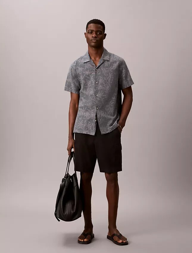 Camisa Descontraída de Algodão e Linho com Gola Camp Camisa Descontraída de Algodão e Linho com Gola Camp