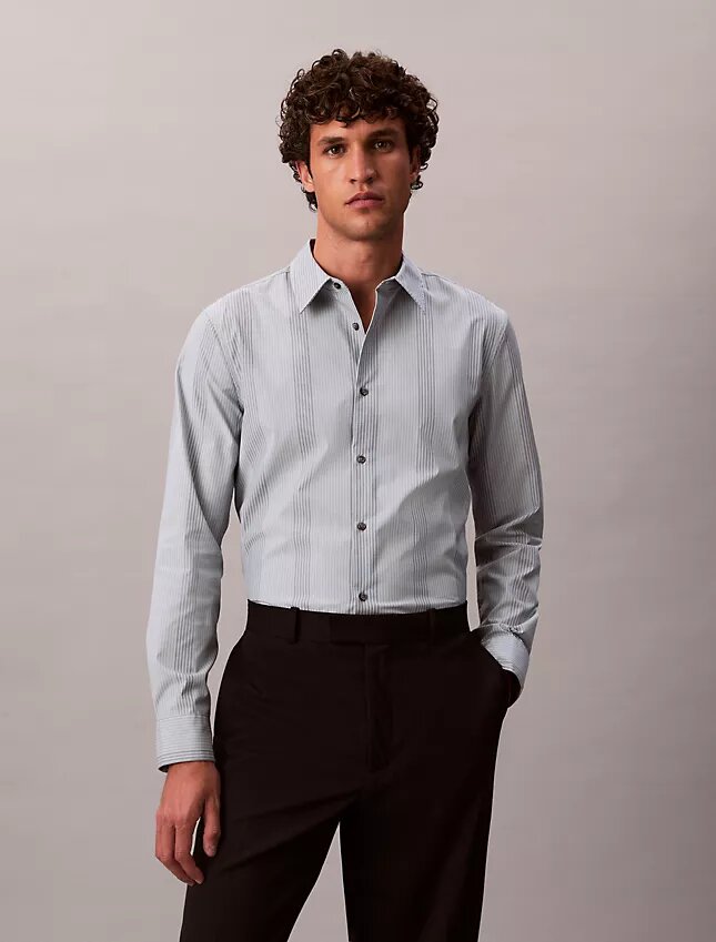 Camisa Justa Elástica Supima com Risca Tingida no Fio Camisa Justa Elástica Supima com Risca Tingida no Fio