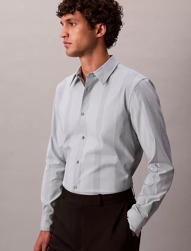 Camisa Justa Elástica Supima com Risca Tingida no Fio Camisa Justa Elástica Supima com Risca Tingida no Fio