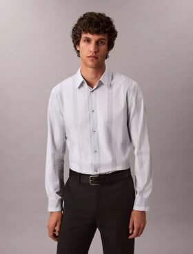 Camisa justa elástica Supima com riscas tingidas no fio