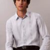 Camisa justa elástica Supima com riscas tingidas no fio Camisa justa elástica Supima com riscas tingidas no fio