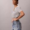 Camisa polo com costura às riscas