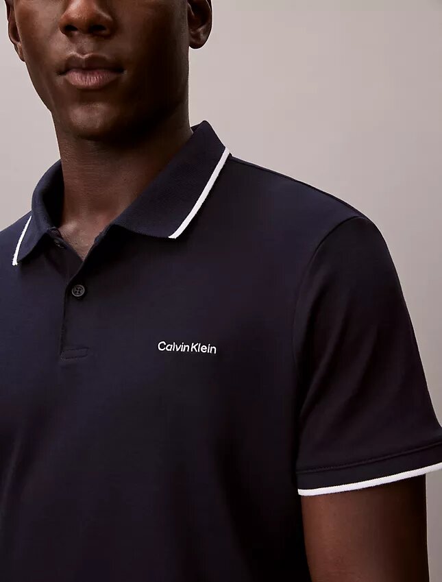 Camisa polo com detalhes em Liquid Touch Camisa polo com detalhes em Liquid Touch