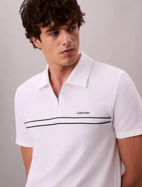 Camisa polo com fecho de correr de um quarto e debrum contrastante