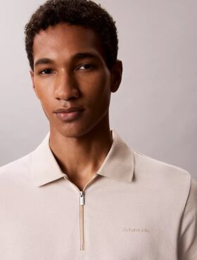 Camisa polo com fecho em espinha