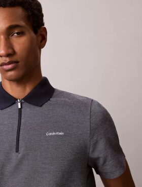 Camisa polo com fecho em espinha