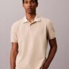 Camisa polo com gola em blocos de cor em piqué Camisa polo com gola em blocos de cor em piqué