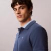 Camisa polo com gola em blocos de cor em piqué
