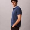 Camisa polo com gola em blocos de cor em piqué