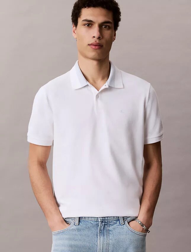 Camisa polo com gola em blocos de cor em piqué Camisa polo com gola em blocos de cor em piqué