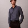Camisa Slim com botões e padrão jacquard geométrico