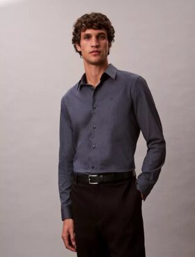 Camisa Slim com botões e padrão jacquard geométrico Camisa Slim com botões e padrão jacquard geométrico