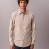 Camisa slim de xadrez em Cotton Stretch com botões Camisa slim de xadrez em Cotton Stretch com botões