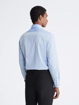 Camisa social de corte justo em algodão com padrão em espinha