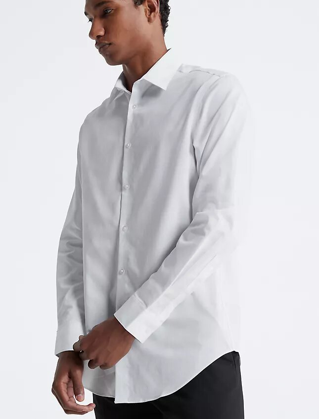 Camisa social de corte justo em algodão com padrão em espinha Camisa social de corte justo em algodão com padrão em espinha