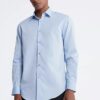 Camisa social de corte justo em algodão com padrão em espinha Camisa social de corte justo em algodão com padrão em espinha