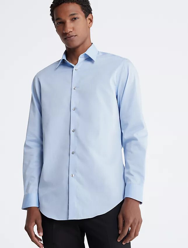 Camisa social de corte justo em algodão com padrão em espinha Camisa social de corte justo em algodão com padrão em espinha