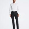 Camisa social de corte justo em algodão com padrão em espinha Camisa social de corte justo em algodão com padrão em espinha