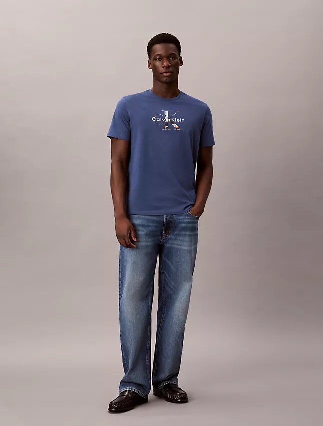 Camiseta clássica com estampa gráfica Monologo Camiseta clássica com estampa gráfica Monologo