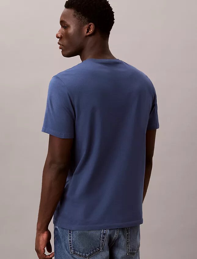 Camiseta clássica com estampa gráfica Monologo Camiseta clássica com estampa gráfica Monologo