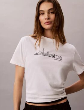 Camiseta clássica com grafismo da paisagem urbana de Nova Iorque