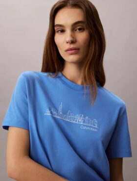 Camiseta clássica com grafismo da paisagem urbana de Nova Iorque