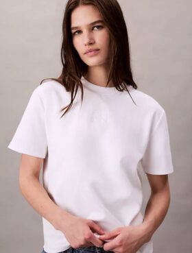 Camiseta clássica com logótipo