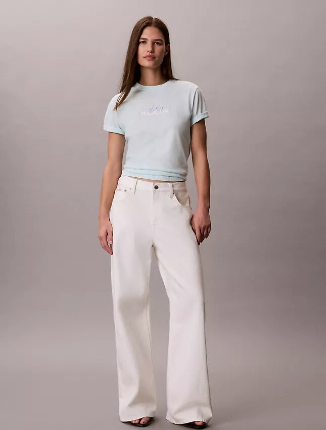 Camiseta clássica com logótipo em camadas Camiseta clássica com logótipo em camadas