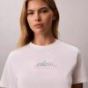 Camiseta clássica com logótipo em camadas Camiseta clássica com logótipo em camadas