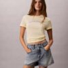 Camiseta clássica com logótipo em feltro Camiseta clássica com logótipo em feltro