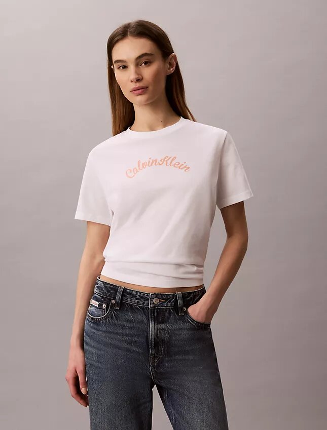 Camiseta clássica com logótipo em feltro Camiseta clássica com logótipo em feltro