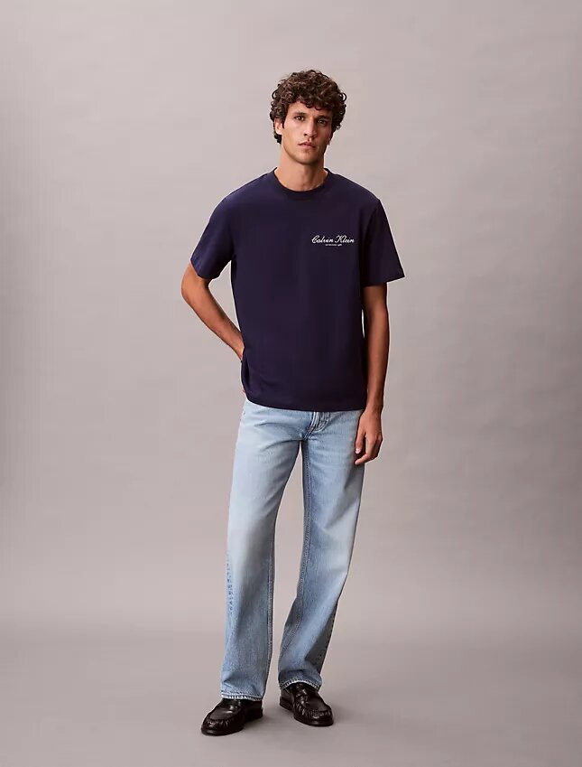 Camiseta clássica com logótipo em letras pequenas Camiseta clássica com logótipo em letras pequenas