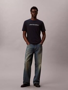 Camiseta clássica com logótipo em minúsculas