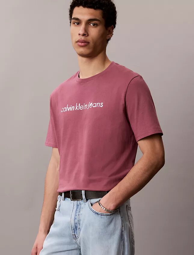 Camiseta clássica com logótipo em minúsculas Camiseta clássica com logótipo em minúsculas
