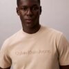 Camiseta clássica com logótipo em relevo Camiseta clássica com logótipo em relevo