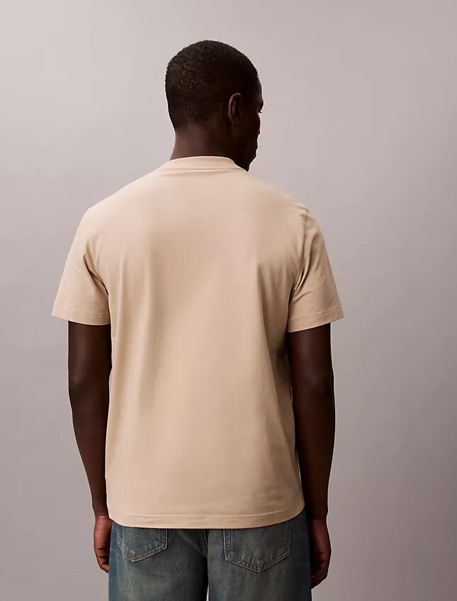 Camiseta clássica com logótipo em relevo Camiseta clássica com logótipo em relevo