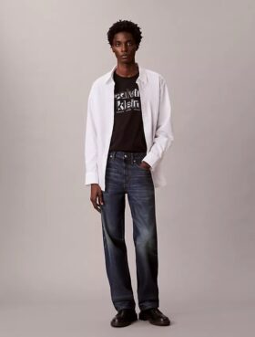 Camiseta clássica com logótipo em sombra