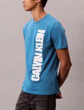 Camiseta clássica com logótipo vertical