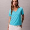 Camiseta com decote em V e Monogram Camiseta com decote em V e Monogram