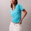 Camiseta com decote em V e Monogram Camiseta com decote em V e Monogram