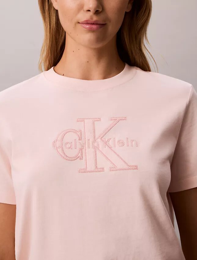 Camiseta com Estampado Monólogo em Tecido Baby Terry Camiseta com Estampado Monólogo em Tecido Baby Terry