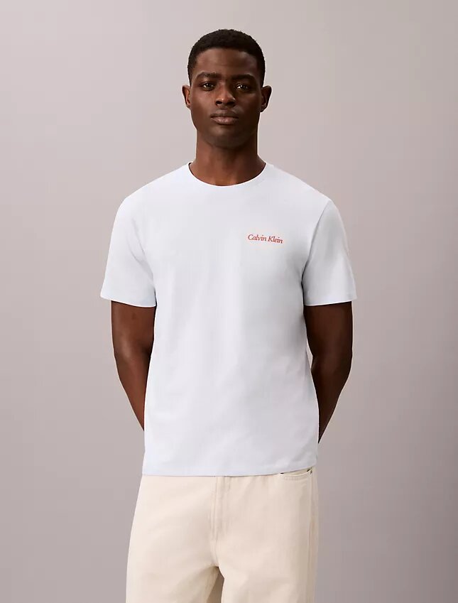 Camiseta com logotipo gráfico Calvin Klein Camiseta com logotipo gráfico Calvin Klein