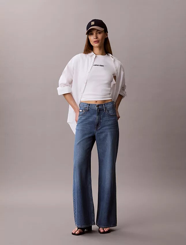 Camiseta Curta com Logotipo em Malha Canelada Camiseta Curta com Logotipo em Malha Canelada