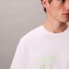 Camiseta Descontraída com Estampado Circular Camiseta Descontraída com Estampado Circular